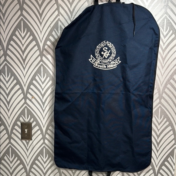 NWOT Blue and White Luggage Garment Bag with Crest - Picture 2 of 6
